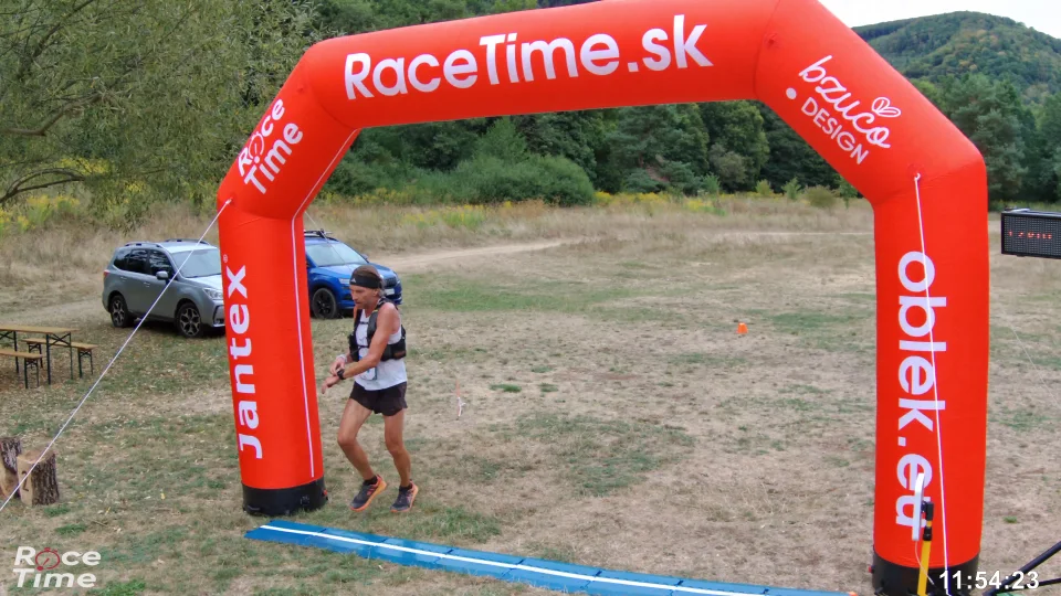 Cieľová fotografia 15 – Single-Trail Run 30 Slanské