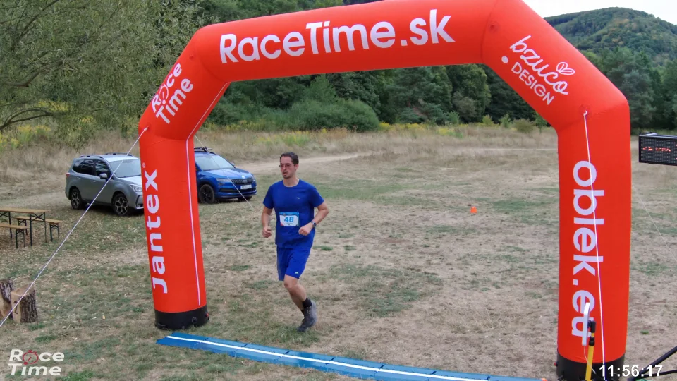 Cieľová fotografia 10 – Single-Trail Run 30 Slanské