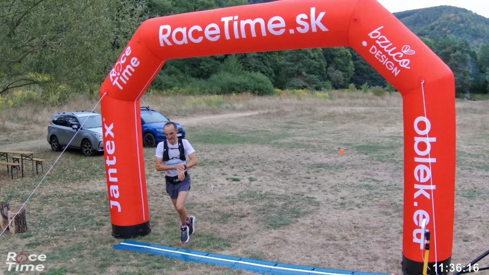 Cieľová fotografia 19 – Single-Trail Run 30 Slanské